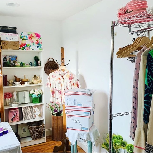 Meet the Posher, Lauren π Poshmark Ambassador, Style & Wardrobe Consultant πΈπ - Picture 6 of 16